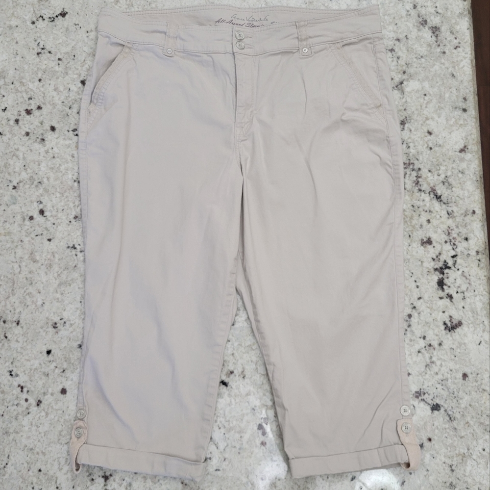 Gloria Vanderbilt All Around Slimming capri pants - size 18, khaki